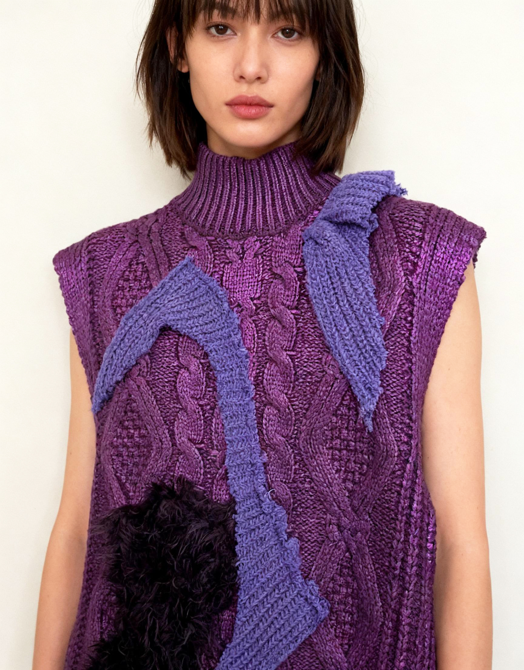 【Hommage】ケーブル×立体モチーフ・アートニットベスト